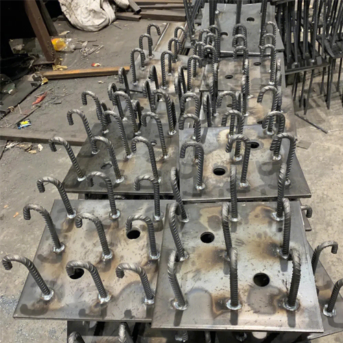 图纸中如何确定赤峰预埋件的位置？